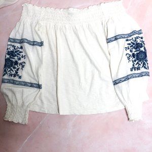 3/$30 American Eagle Off Shoulder Peasant Blouse